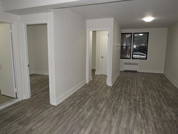 4th image of 13261 Sanford Ave APT 1E