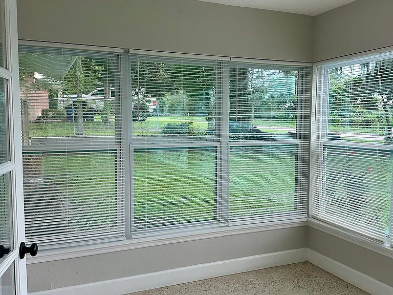 1176 Lake View Dr — Photo 4