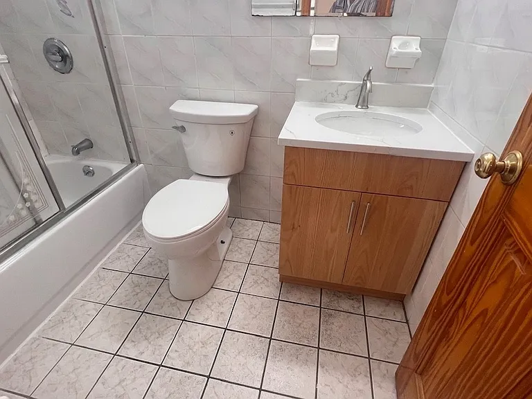 350 E 5th St #2 — Photo 15