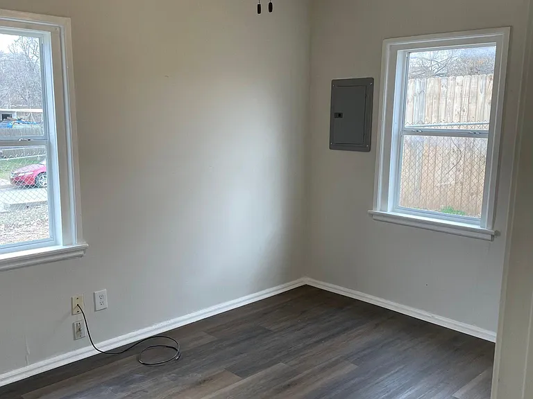 415 N Cleveland Ave W — Photo 6