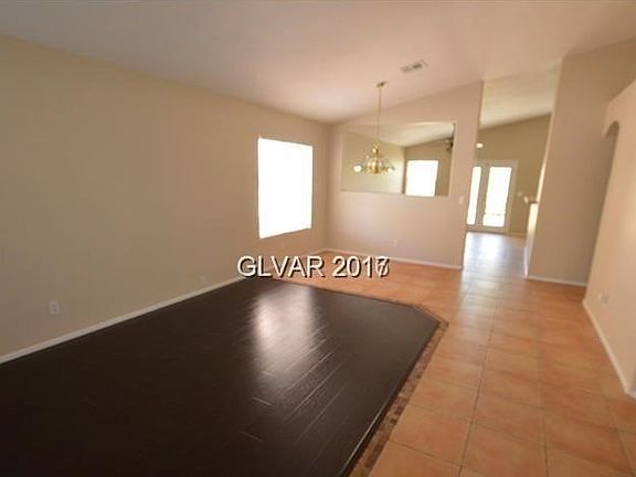 2nd image of 7518 Luna Del Rey St