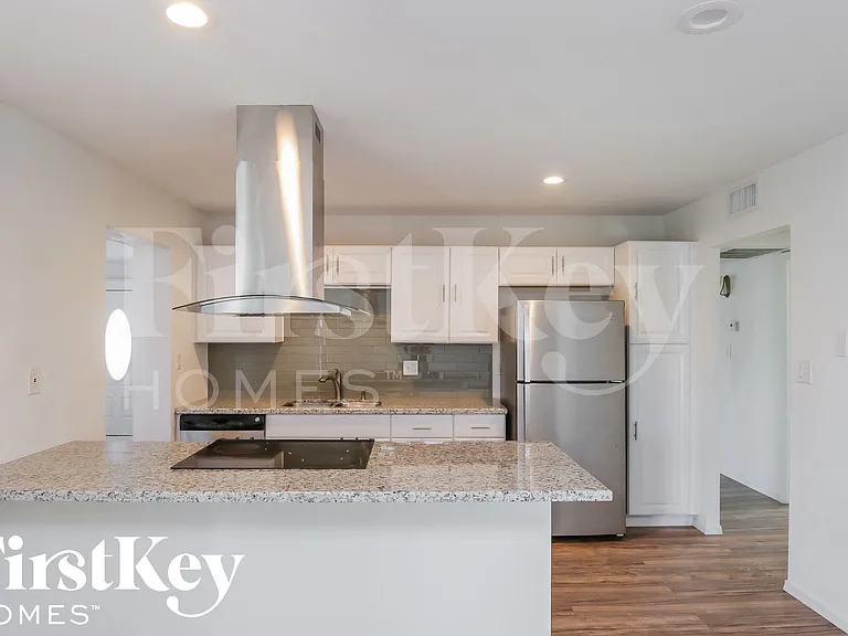 3734 W Sierra St — Photo 8