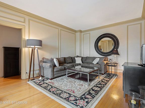 3rd image of 3520 N Lake Shore Dr APT 9P