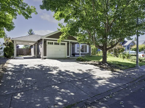 1923 Prune St, Medford, OR 97501