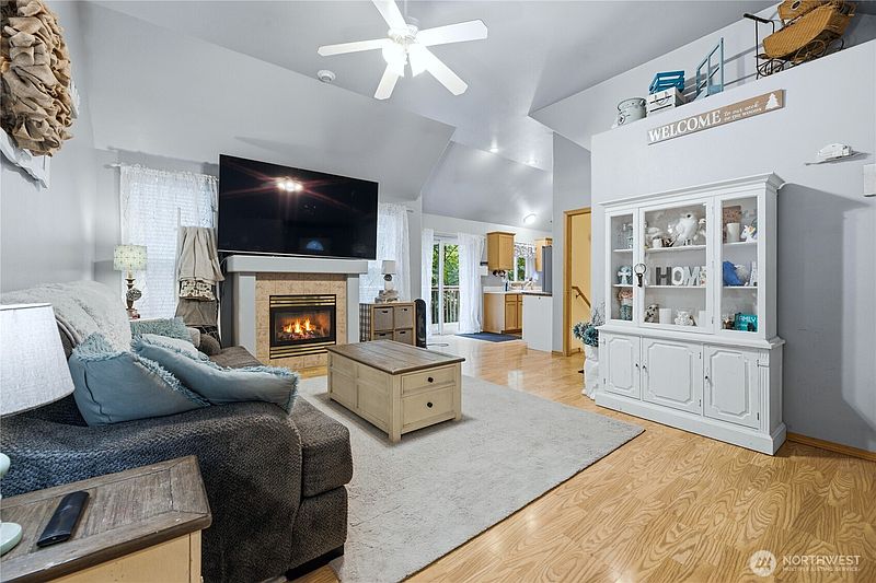 4th image of 18821 Rampart Drive SE