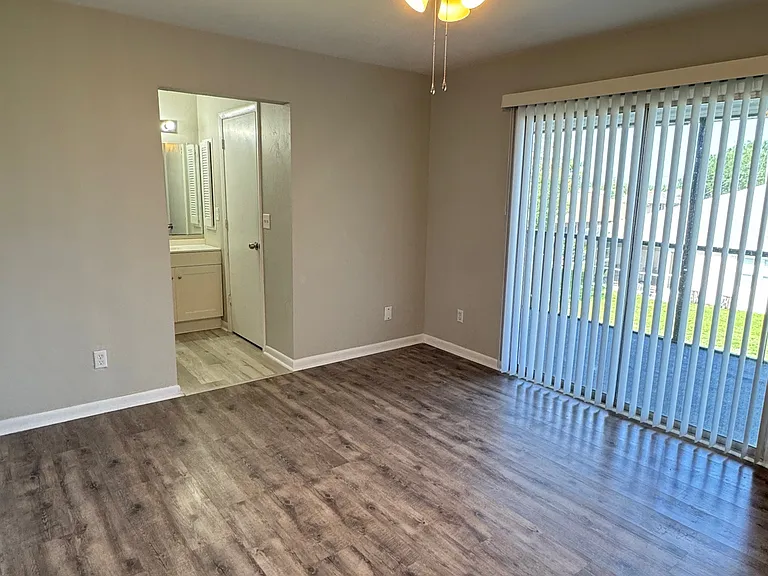 2826 SE Santa Barbara Pl #203 — Photo 8
