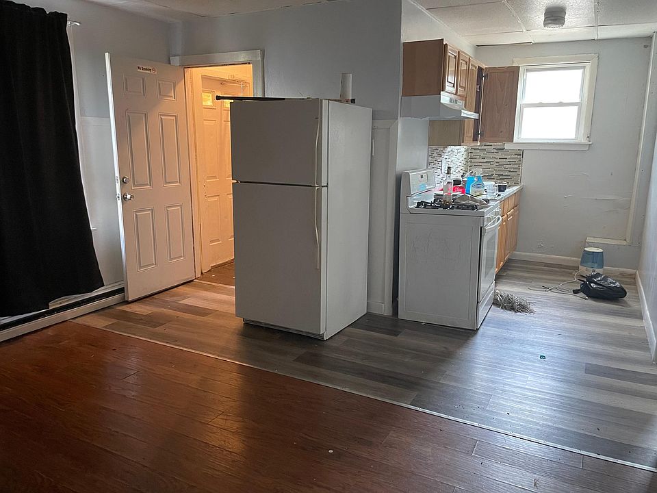 2nd image of 918 Atwells Ave #1R