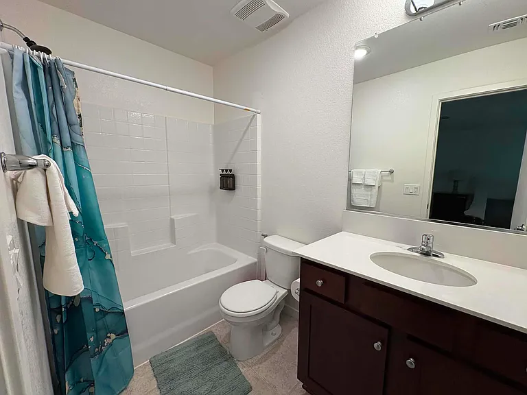 Yandris Ct — Photo 10