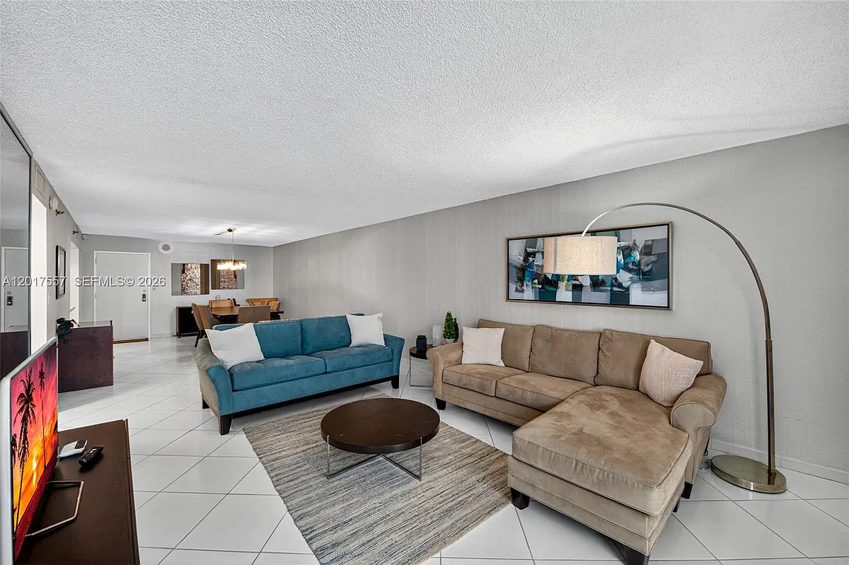Building Photo - 2401 Collins Ave #1107
