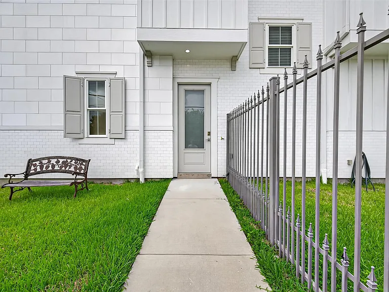 2311 Rutland St #A — Photo 3