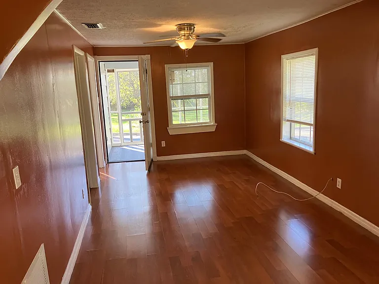 1217 Cleveland St — Photo 4