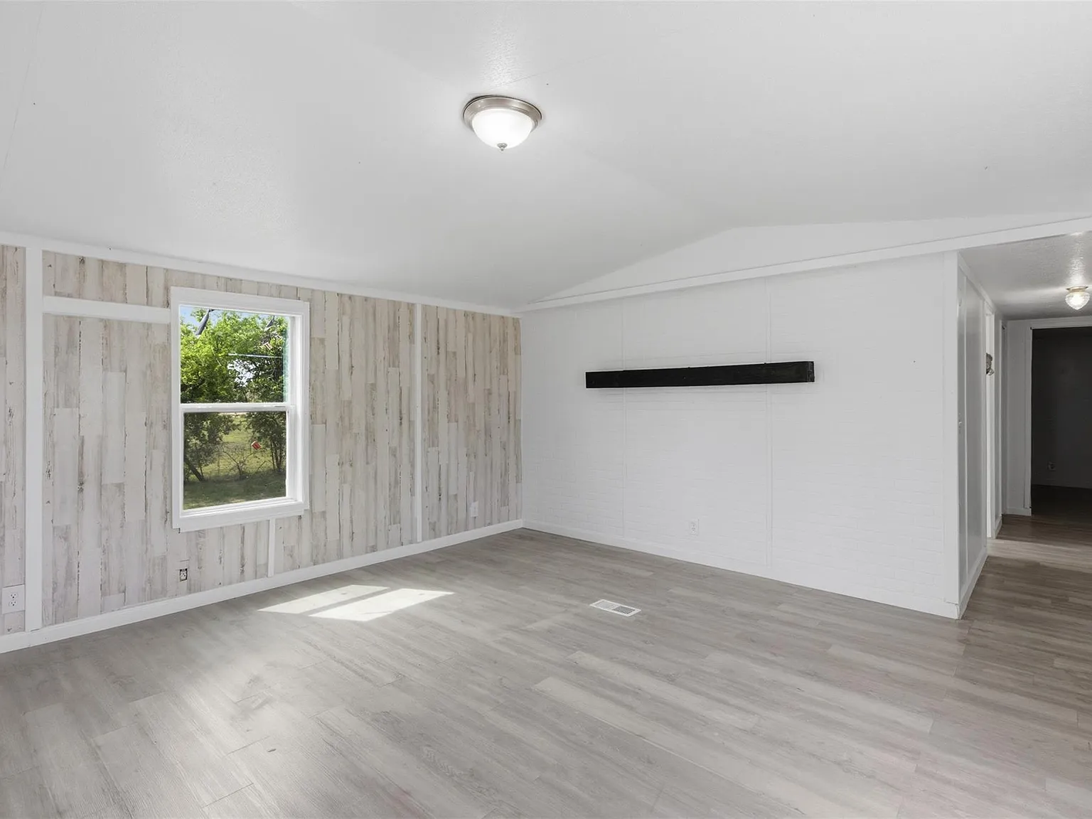 3 bed, 2.0 bath, 1200 sqft, $1,495 — Photo 3