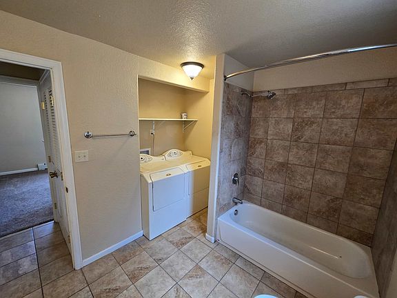 5th image of 178 Daisy St
