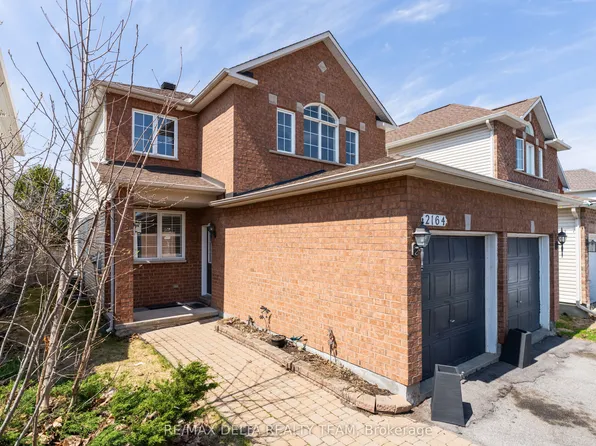 2164 Sojourn St, Ottawa, ON K4A 4E2