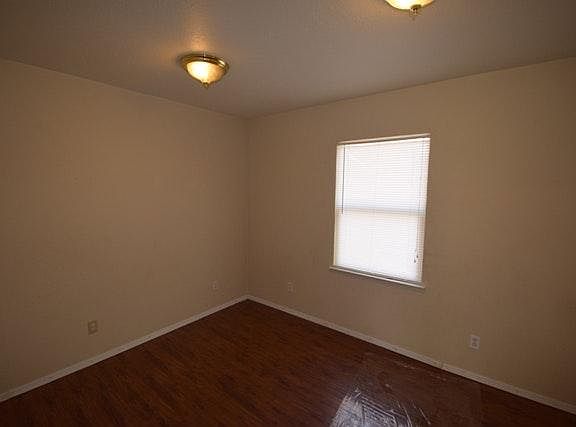 4th image of 4924 Hazel Ave