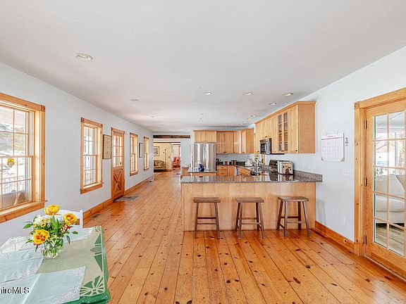 2nd image of 54 Egremont Plain Rd