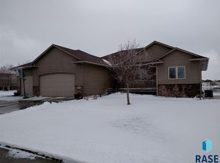 320 Ivy Rd, Tea, SD 57064