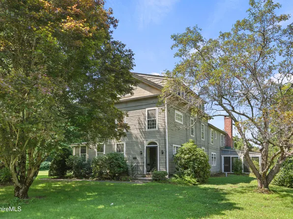 130 S Main St, Sheffield, MA 01257