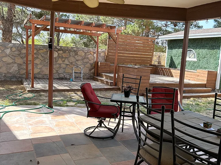 11613 Coleen Way — Photo 2
