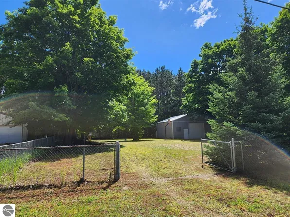 2841 Ironwood Dr E, Traverse City, MI 49685