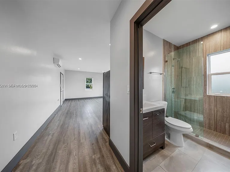 1020 SW 23rd Ave #4 — Photo 11