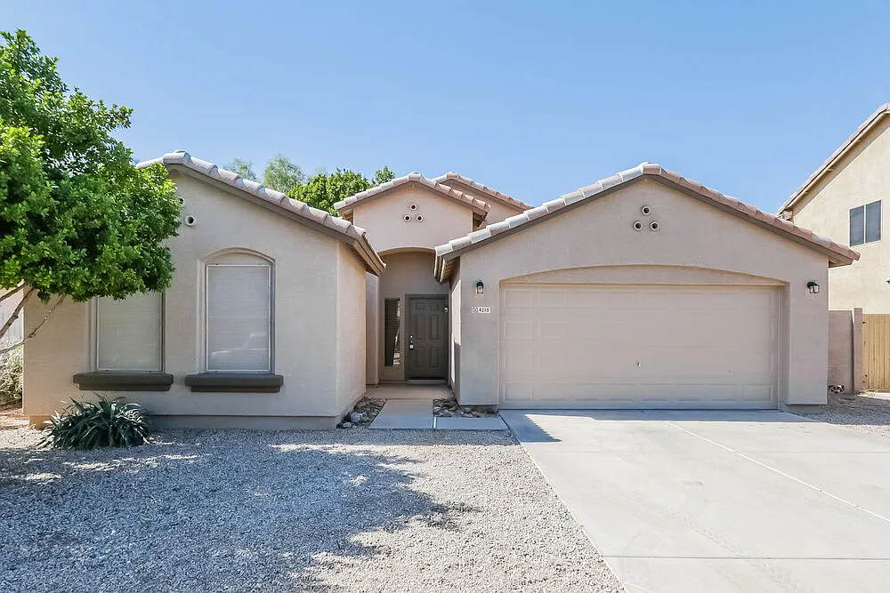 3 bed, 2.0 bath, 1528 sqft, $2,090 — Photo 1