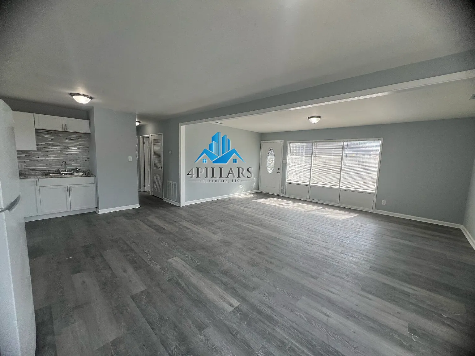 3 bed, 1.0 bath, 1026 sqft, $2,000 — Photo 3