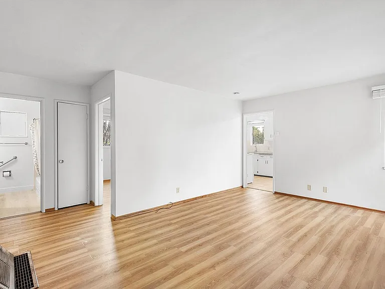 2145 Santa Clara Ave #A — Photo 4
