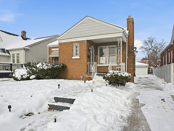 2nd image of 126 Warren St