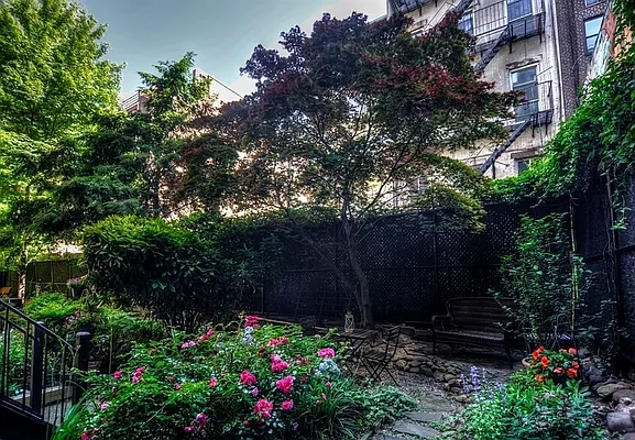 Sold by Owner | media 9