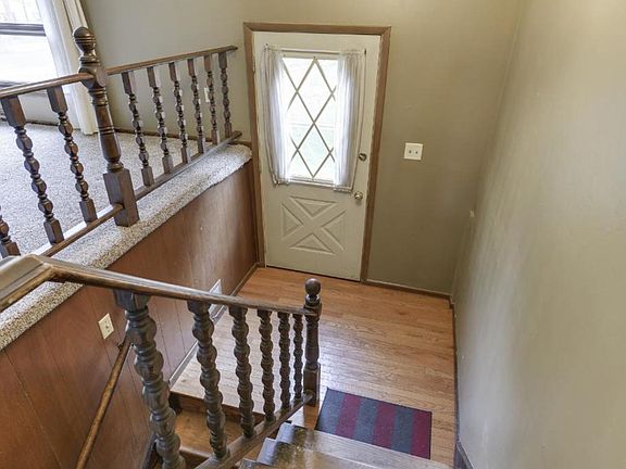 5th image of 17621 Chameleon St NW