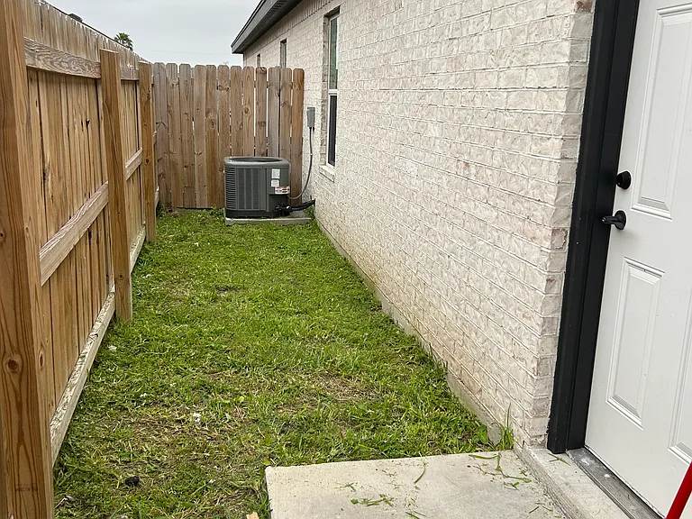 5801 Nightingale Ave #3 — Photo 13