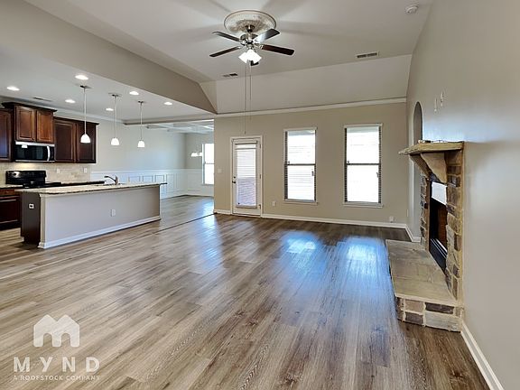 3rd image of 1905 Weatherstaff Ln