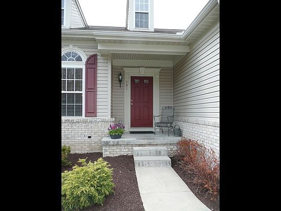 One level living with tons of space!
