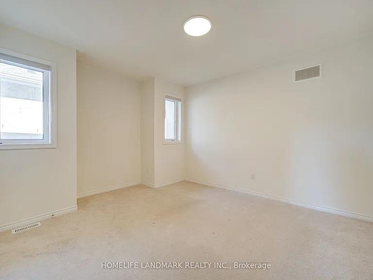 18 Kenneth Ross Bnd — Photo 40
