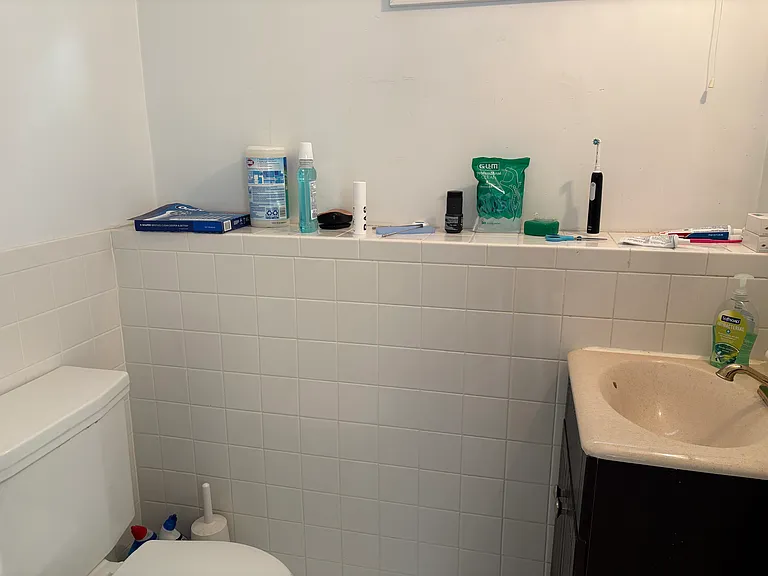 52 Oakwood Ave — Photo 14