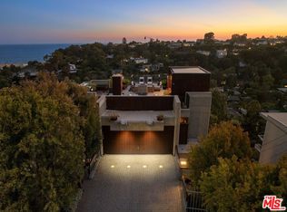 407 Upper Mesa Rd, Santa Monica, CA 90402