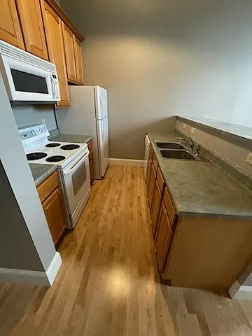 1 bed, 760 sqft, $1,000 — Photo 4