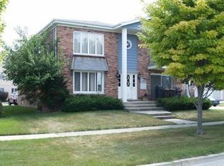 6055 103rd St APT 1W, Chicago Ridge, IL 60415