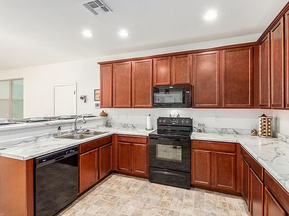 4th image of 9414 S 34th Ln