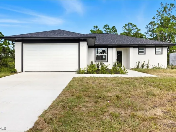 2809 59th St W, Lehigh Acres, FL 33971