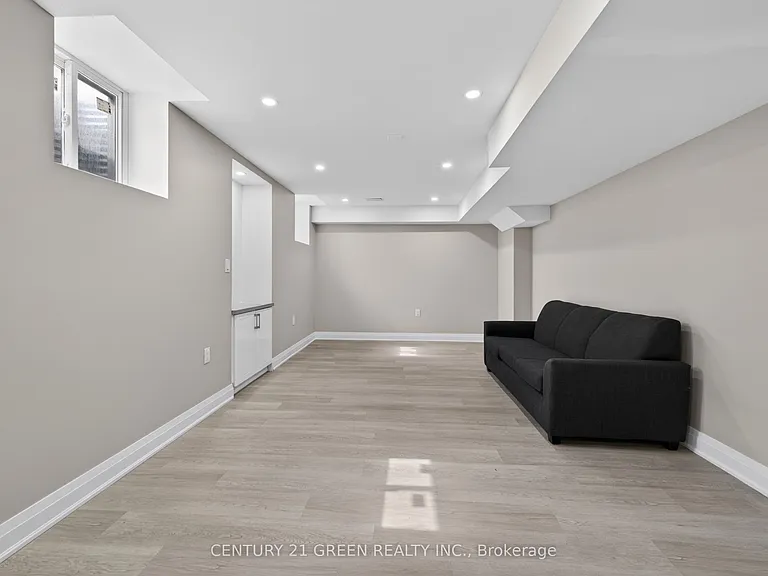 50 Bellcrest Rd — Photo 40