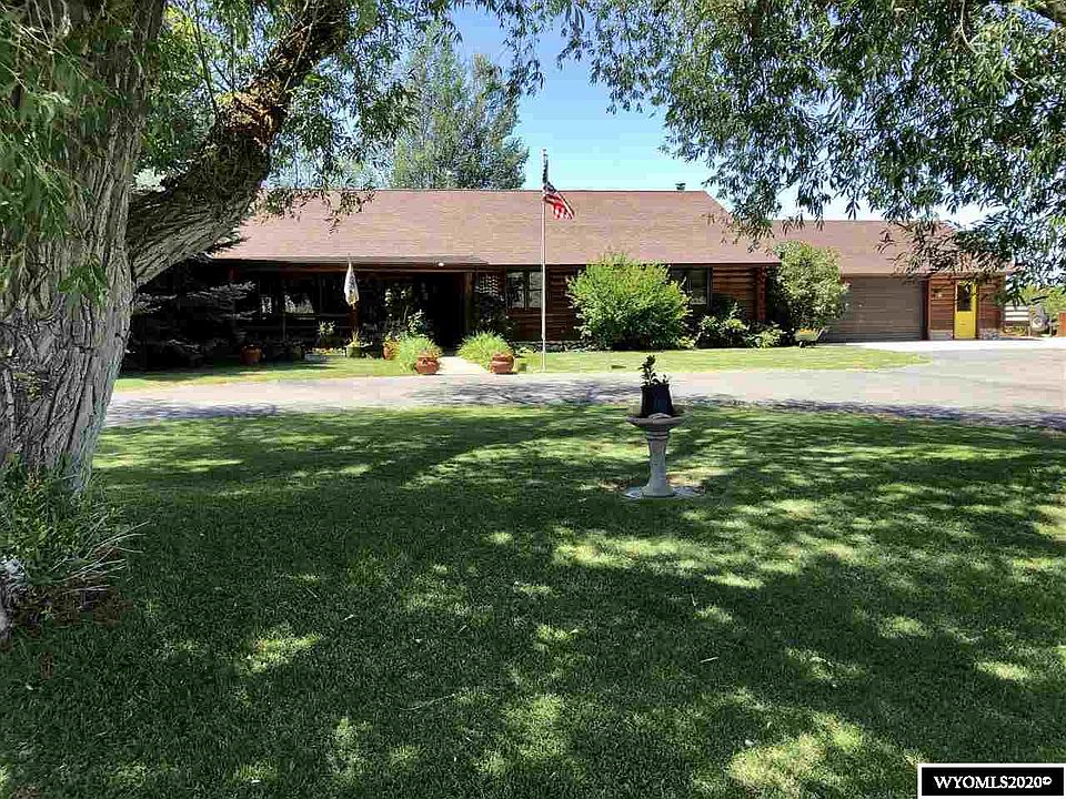 1st image of 2071 Hillcrest Dr