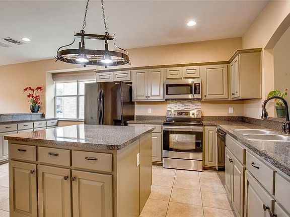 3rd image of 1020 Barkridge Dr