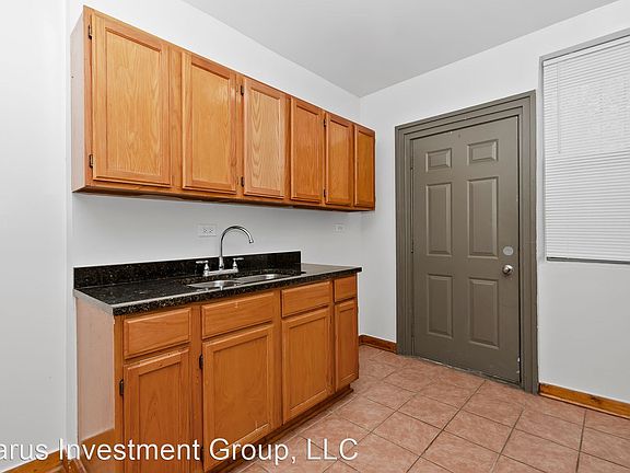 4th image of 3009 W 61st St #1