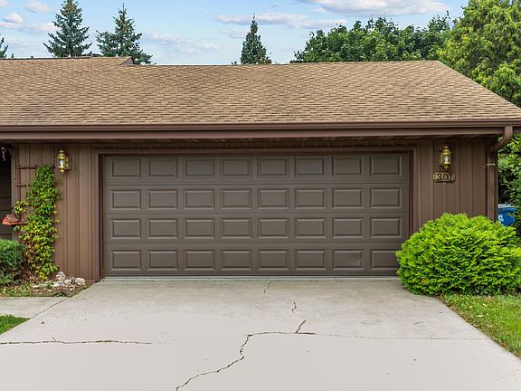 4th image of 301 Oak Manor Dr