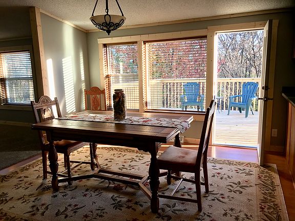 Dining rm w/access to deck