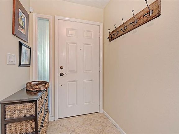 3rd image of 5660 Shady Brook Ct