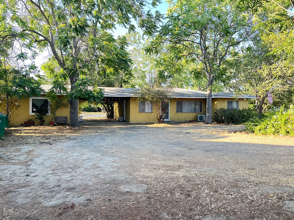 5986 Chino Ave