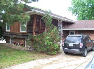 4212 Spruce Hills Dr, Cedar Falls, IA 50613